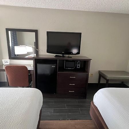 Days Inn & Suites By Wyndham Monroe Zewnętrze zdjęcie
