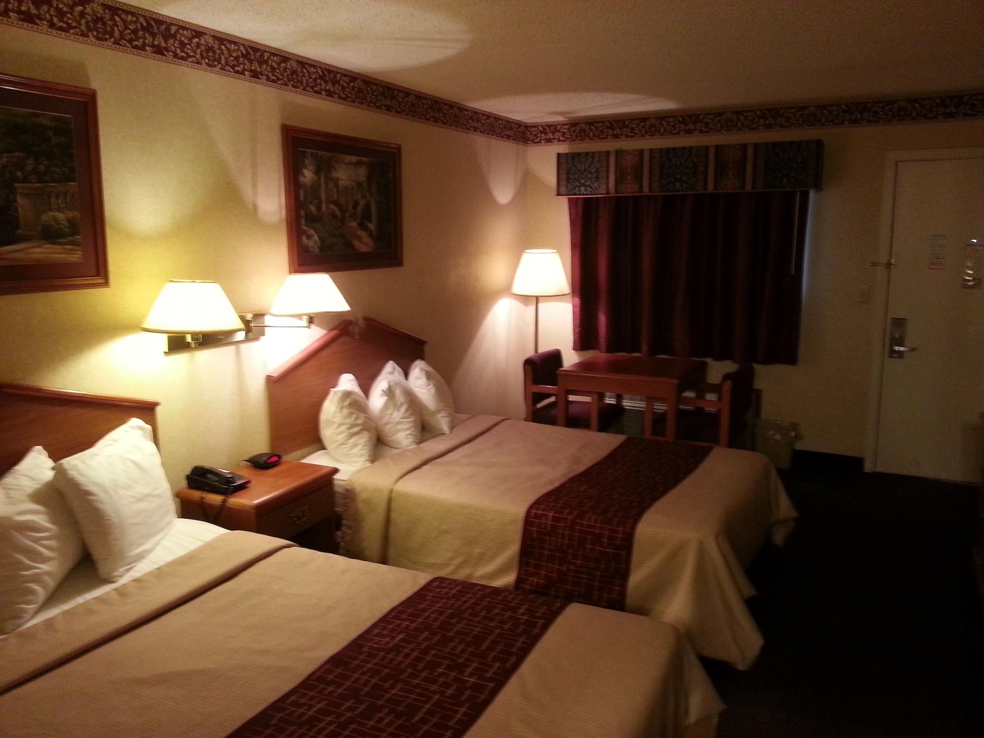 Days Inn & Suites By Wyndham Monroe Zewnętrze zdjęcie