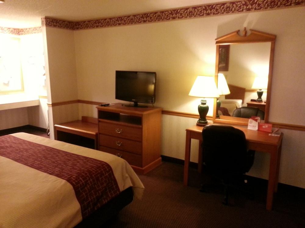Days Inn & Suites By Wyndham Monroe Zewnętrze zdjęcie