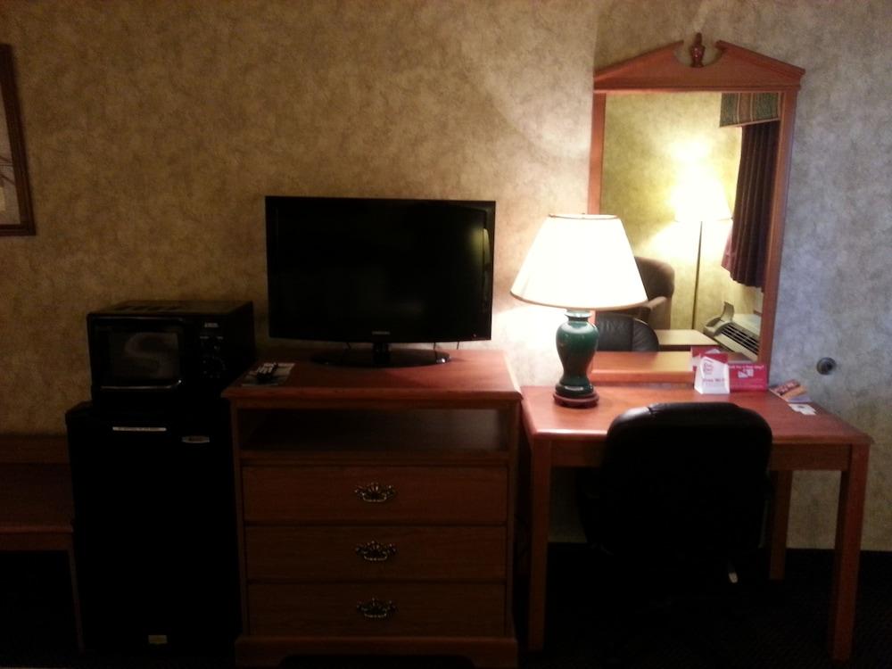 Days Inn & Suites By Wyndham Monroe Zewnętrze zdjęcie