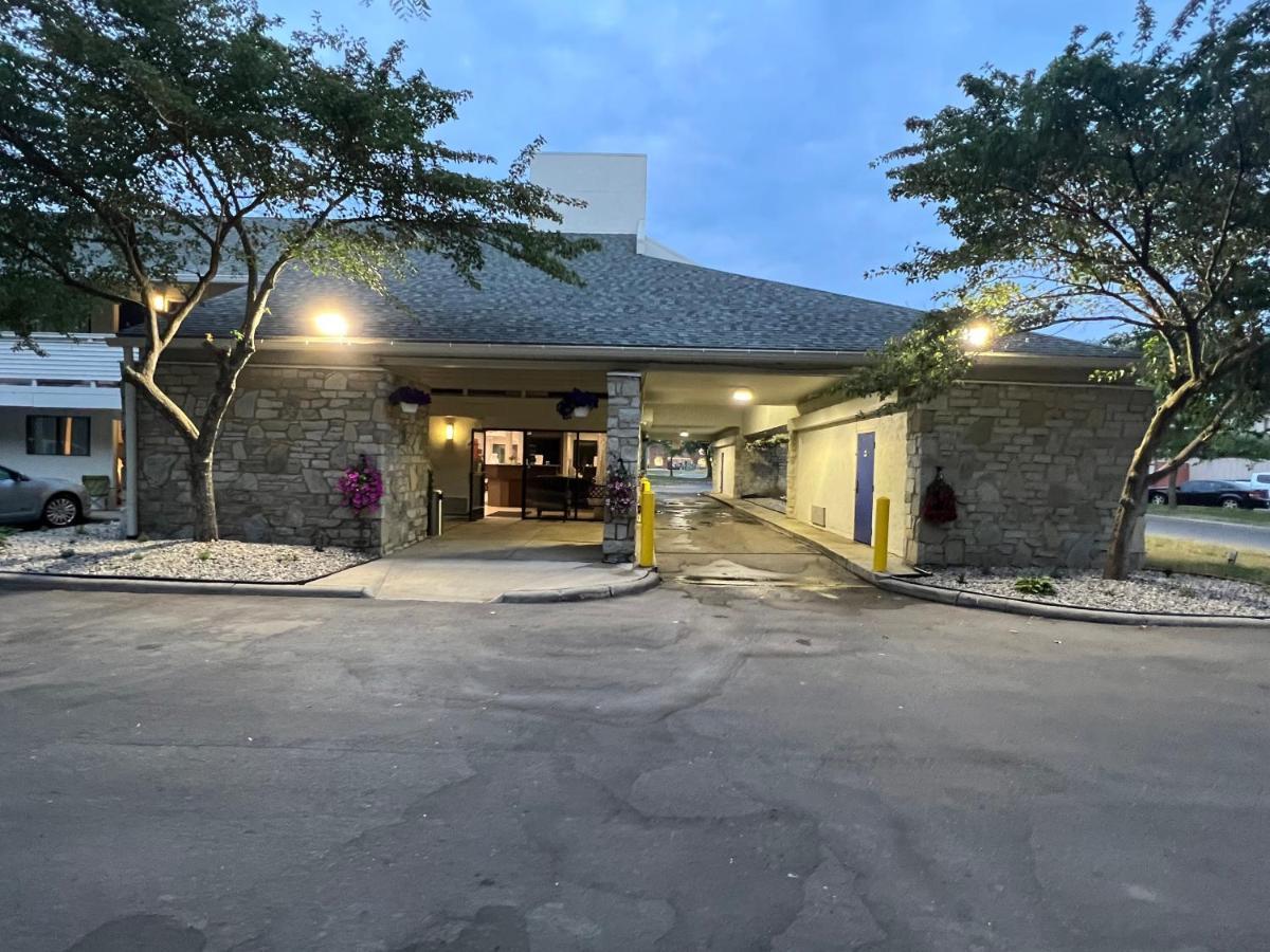 Days Inn & Suites By Wyndham Monroe Zewnętrze zdjęcie