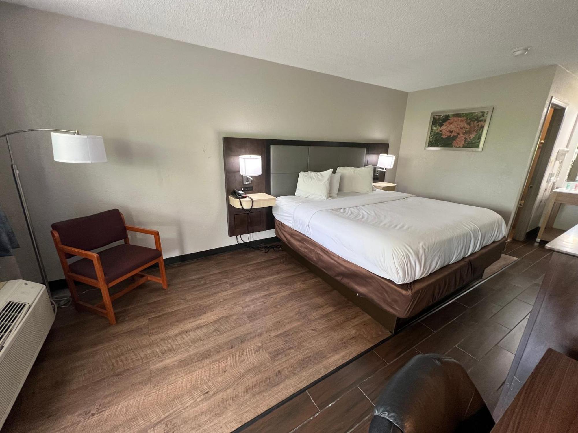 Days Inn & Suites By Wyndham Monroe Zewnętrze zdjęcie
