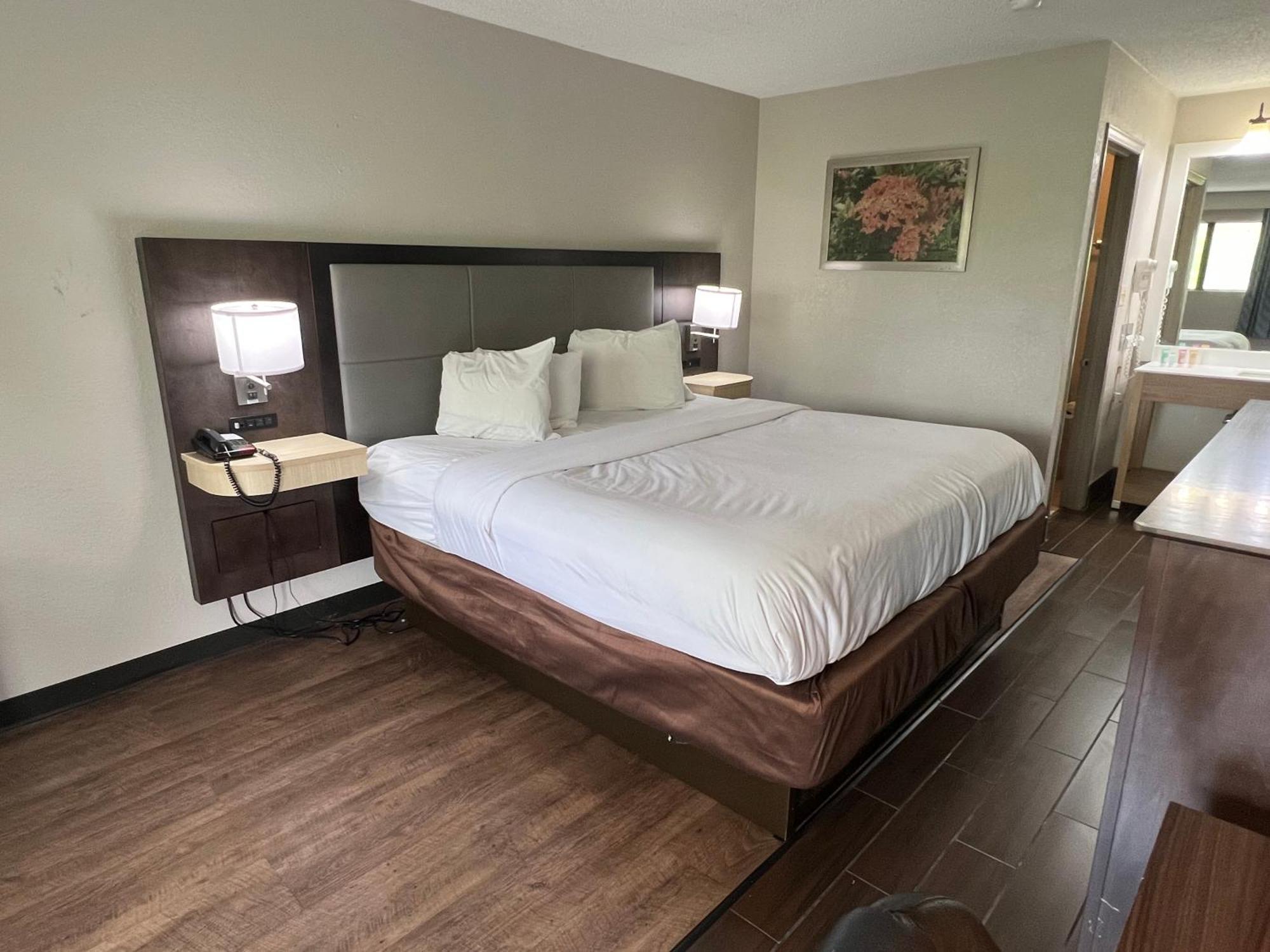 Days Inn & Suites By Wyndham Monroe Zewnętrze zdjęcie