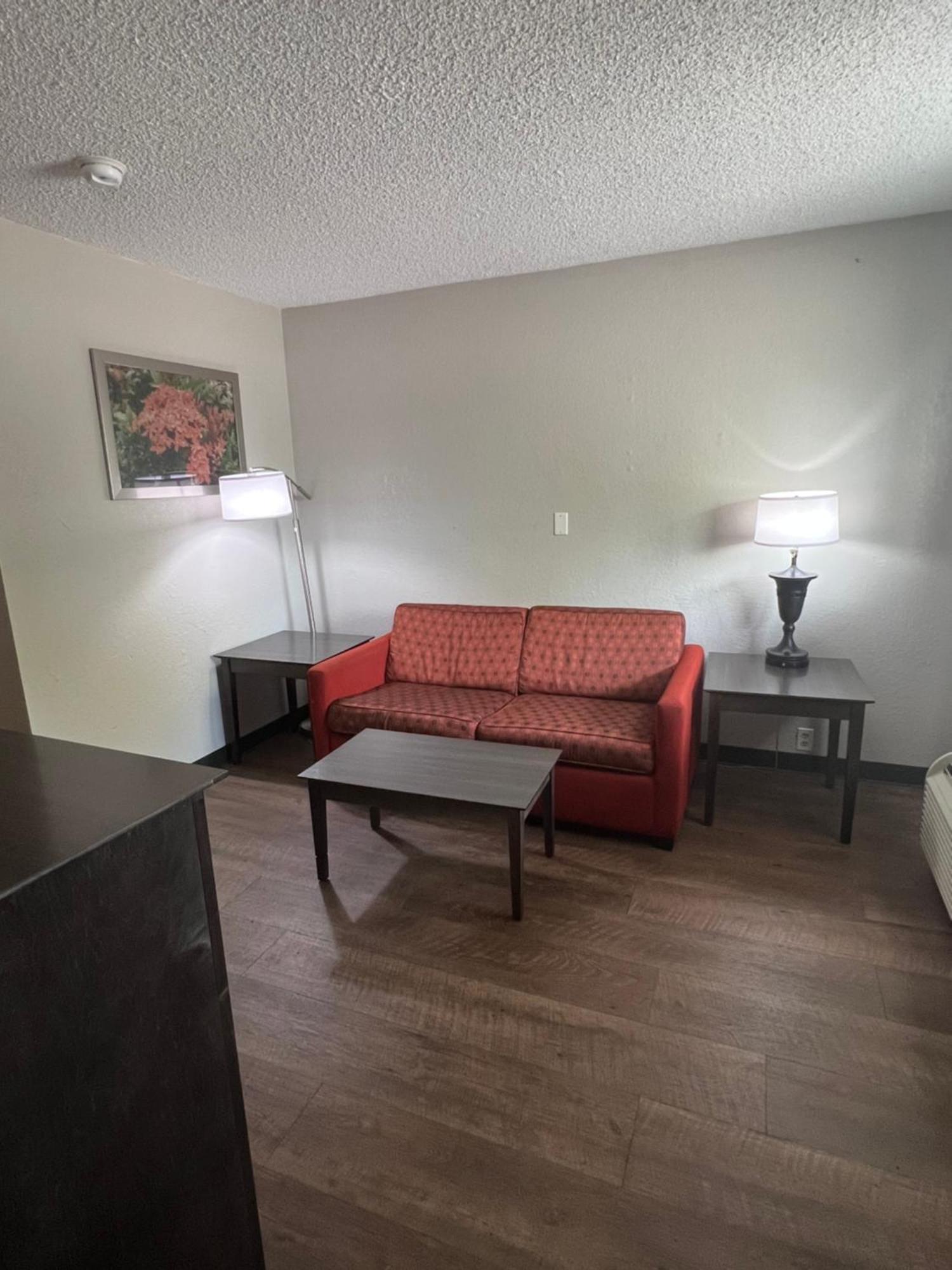 Days Inn & Suites By Wyndham Monroe Zewnętrze zdjęcie