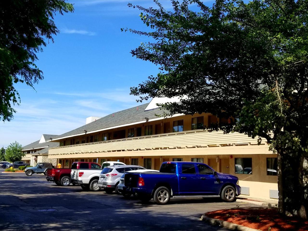 Days Inn & Suites By Wyndham Monroe Zewnętrze zdjęcie