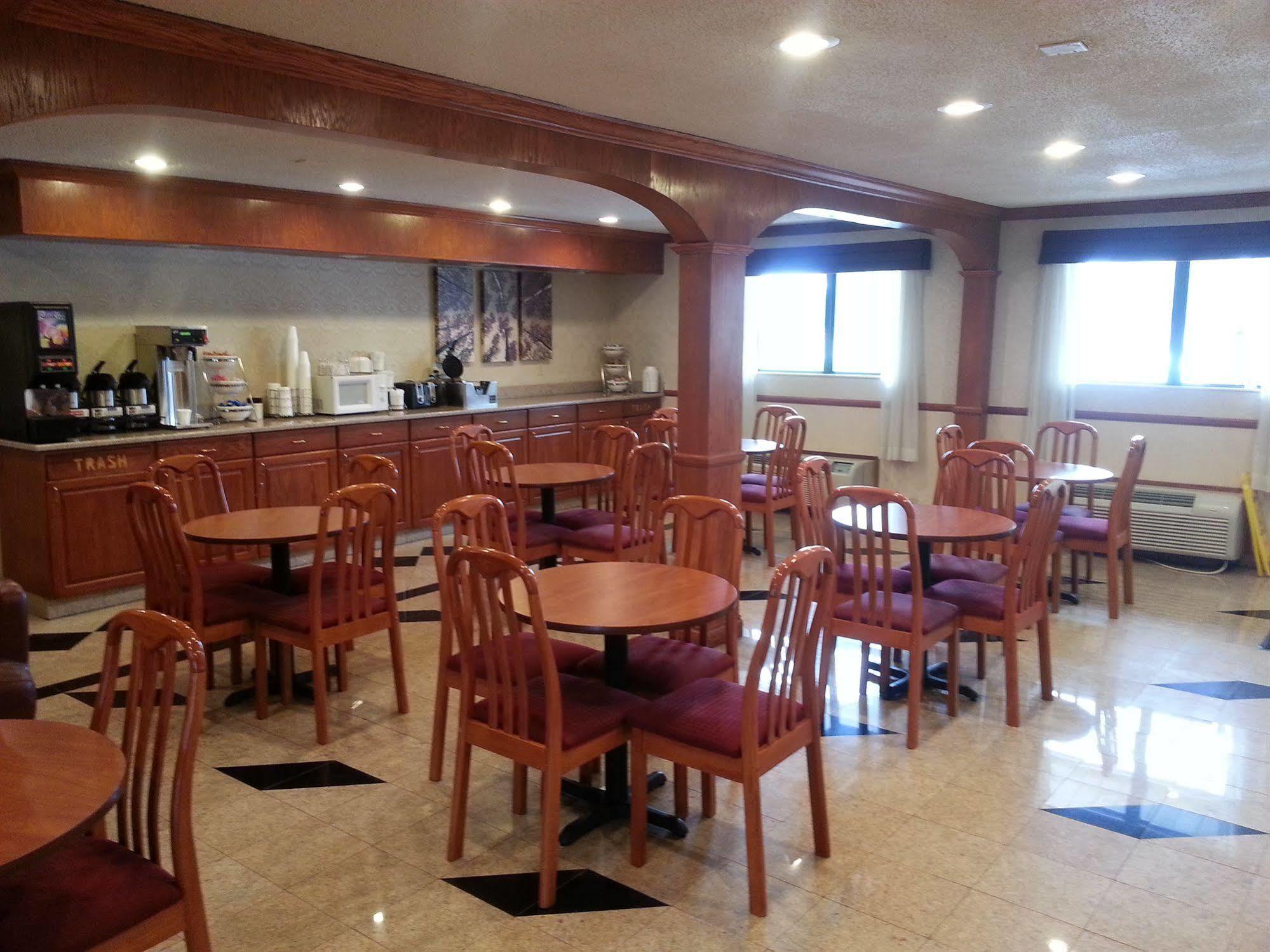 Days Inn & Suites By Wyndham Monroe Zewnętrze zdjęcie